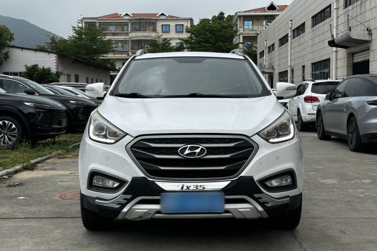 Used Hyundai ix35 2013 2.0L Automatic Two-Wheel Drive Smart GLS China IV Standard Exterior 2