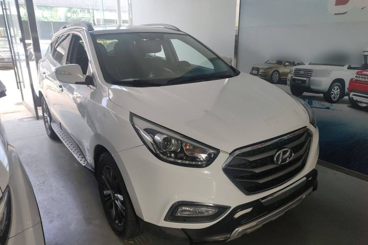 Used Hyundai ix35 2013 2.0L Automatic Two-Wheel Drive Smart GLS China IV Standard Exterior 2