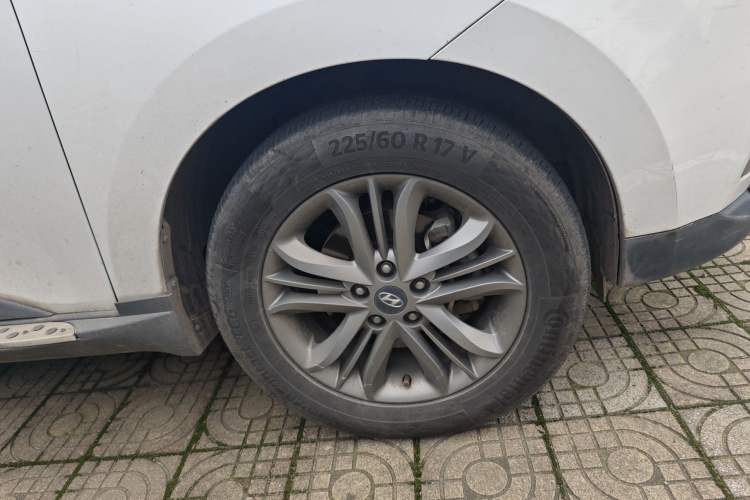 Used Hyundai ix35 2013 2.0L Automatic Two-Wheel Drive Smart GLS China IV Standard Exterior 7