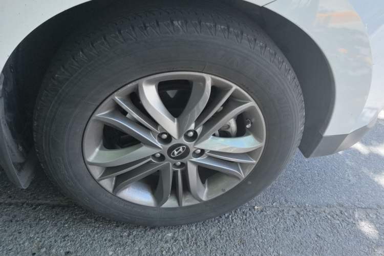 Used Hyundai ix35 2013 2.0L Automatic Two-Wheel Drive Smart GLS China V Standard Exterior 7
