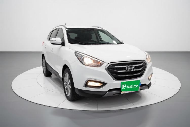Used Hyundai ix35 2013 2.0L Automatic Two-Wheel Drive Smart GLS China IV Standard Front Right 45 Deg