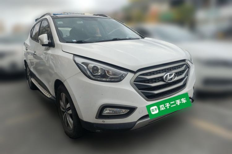 Used Hyundai ix35 2013 2.0L Automatic Two-Wheel Drive Leading GLX China IV Standard Front Right 45 Deg