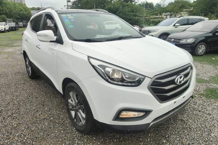 Used Hyundai ix35 2013 2.0L Automatic Two-Wheel Drive Smart GLS China IV Standard Front Right 45 Deg