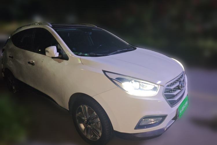 Used Hyundai ix35 2013 2.4L Automatic Two-Wheel Drive Leading GLX China V Standard Front Right 45 Deg