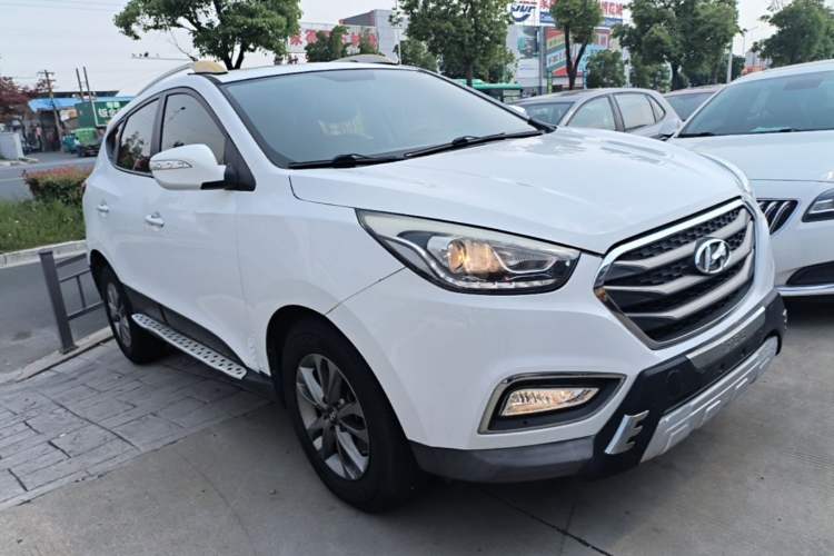 Used Hyundai ix35 2013 2.0L Automatic 2WD Comfort GL China IV Standard Front Right 45 Deg