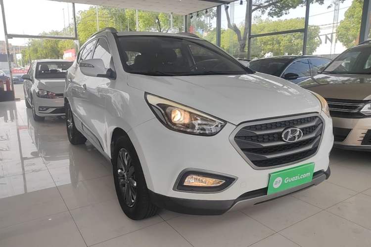 Used Hyundai ix35 2013 2.0L Automatic Two-Wheel Drive Smart GLS China V Standard Front Right 45 Deg