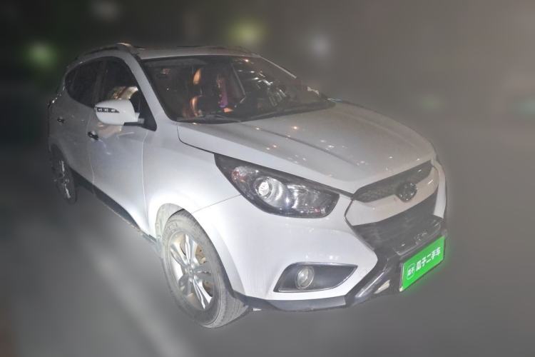 Used Hyundai ix35 2013 2.0L Automatic Two-Wheel Drive Smart GLS China IV Standard Front Right 45 Deg