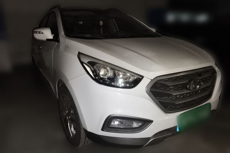 Used Hyundai ix35 2013 2.0L Automatic 4x4 Intelligent GLS China IV Standard Front Right 45 Deg