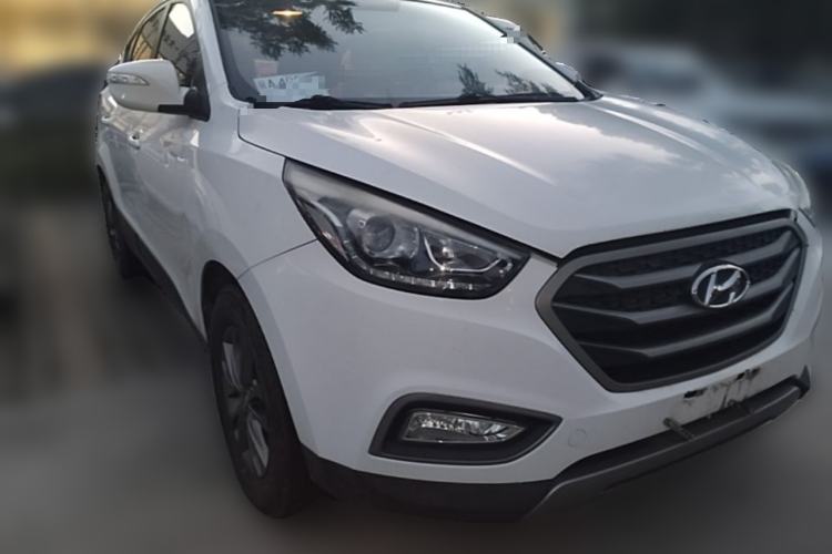 Used Hyundai ix35 2013 2.0L Automatic 2WD Comfort GL China IV Standard Front Right 45 Deg