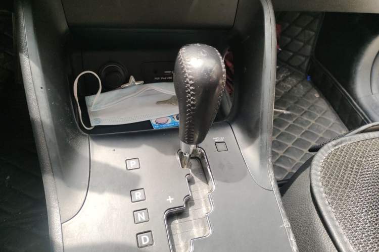 Used Hyundai ix35 2013 2.0L Automatic Two-Wheel Drive Smart GLS China IV Standard Gear Lever