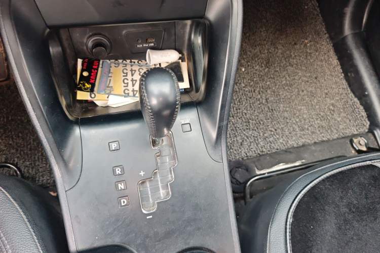 Used Hyundai ix35 2013 2.0L Automatic Two-Wheel Drive Smart GLS China V Standard Gear Lever