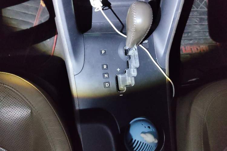 Used Hyundai ix35 2013 2.0L Automatic Two-Wheel Drive Leading GLX China IV Standard Gear Lever