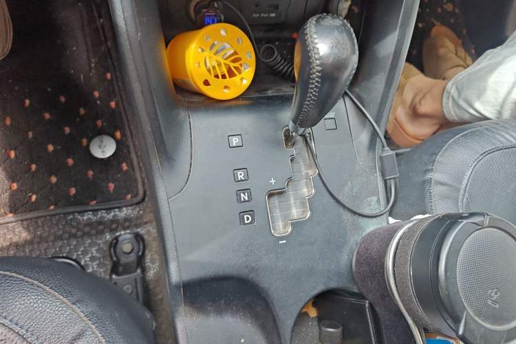 Used Hyundai ix35 2013 2.0L Automatic Two-Wheel Drive Smart GLS China IV Standard Gear Lever