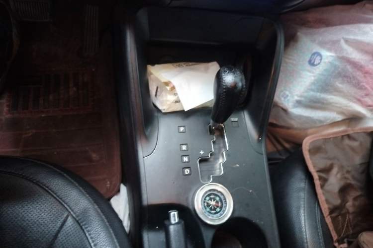 Used Hyundai ix35 2013 2.0L Automatic Two-Wheel Drive Smart GLS China IV Standard Gear Lever