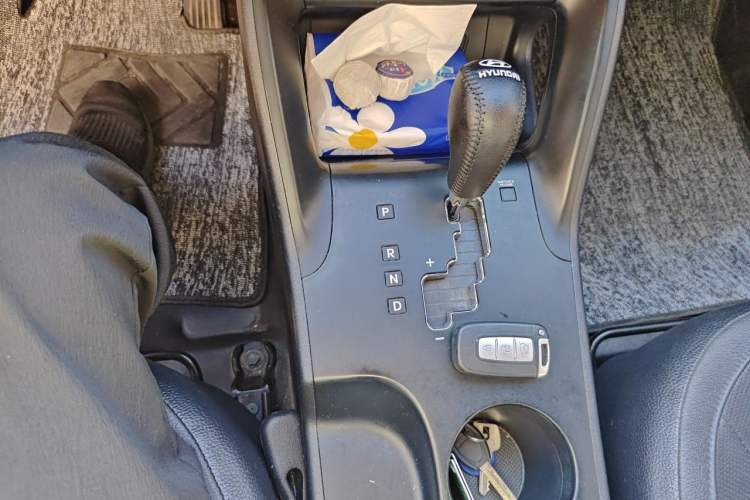 Used Hyundai ix35 2013 2.0L Automatic Two-Wheel Drive Smart GLS China IV Standard Gear Lever