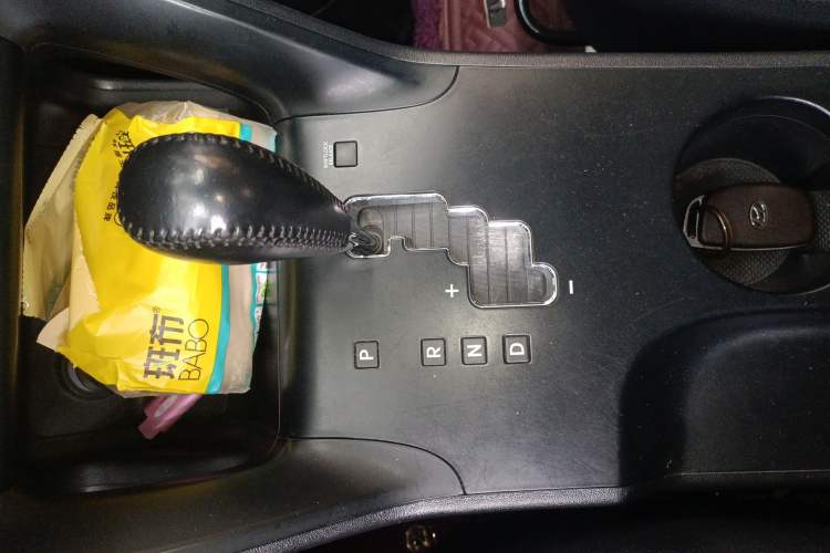 Used Hyundai ix35 2013 2.0L Automatic Two-Wheel Drive Smart GLS China IV Standard Gear Lever