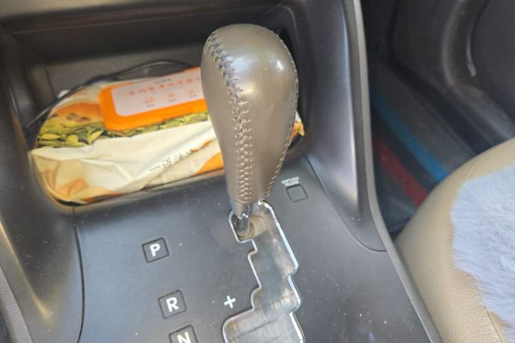 Used Hyundai ix35 2013 2.0L Automatic Two-Wheel Drive Smart GLS China IV Standard Gear Lever