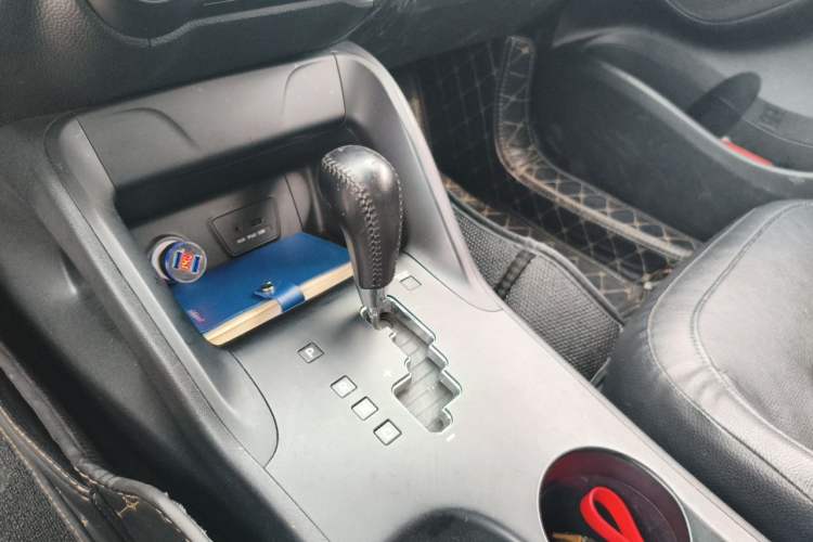 Used Hyundai ix35 2013 2.0L Automatic Two-Wheel Drive Smart GLS China IV Standard Gear Lever