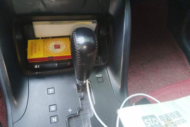 Used Hyundai ix35 2013 2.0L Automatic Two-Wheel Drive Smart GLS China IV Standard Gear Lever