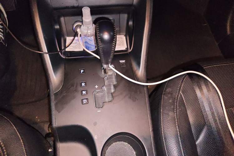 Used Hyundai ix35 2013 2.0L Automatic Two-Wheel Drive Smart GLS China IV Standard Gear Lever
