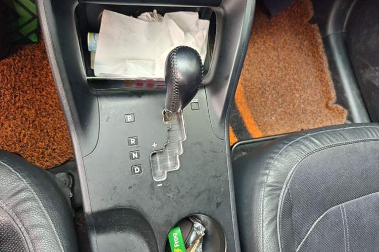 Used Hyundai ix35 2013 2.0L Automatic Two-Wheel Drive Smart GLS China V Standard Gear Lever