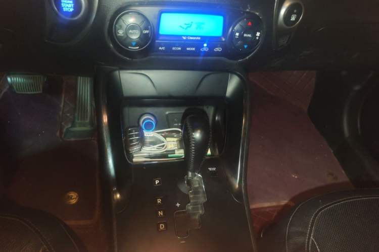 Used Hyundai ix35 2013 2.0L Automatic Two-Wheel Drive Smart GLS China V Standard Gear Lever