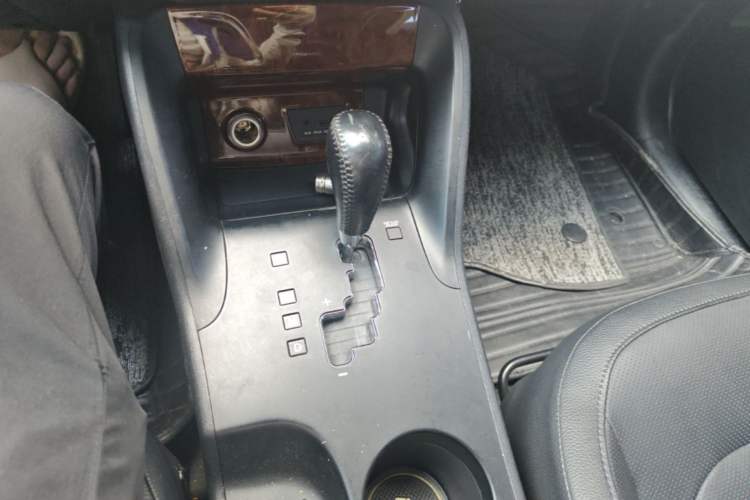 Used Hyundai ix35 2013 2.0L Automatic Two-Wheel Drive Smart GLS China IV Standard Gear Lever