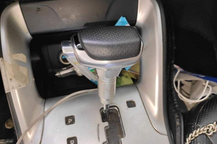 Used Hyundai ix35 2013 2.0L Automatic Two-Wheel Drive Smart GLS China IV Standard Gear Lever