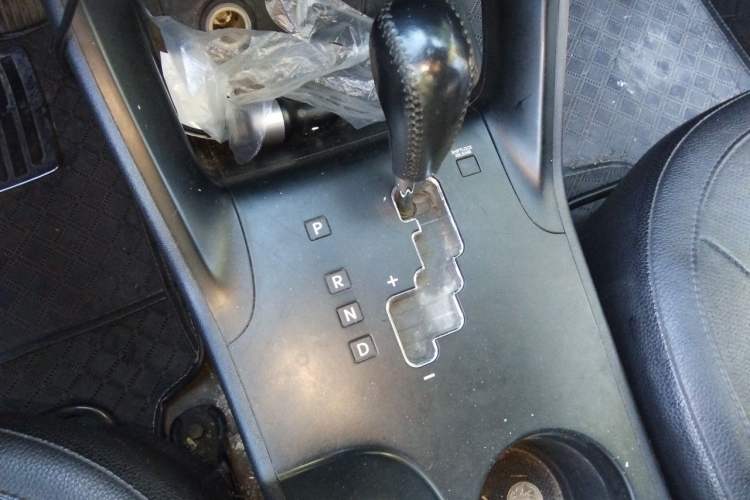 Used Hyundai ix35 2013 2.0L Automatic Two-Wheel Drive Smart GLS China IV Standard Gear Lever