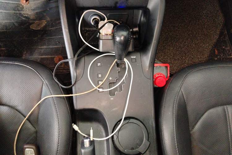 Used Hyundai ix35 2013 2.0L Automatic Two-Wheel Drive Smart GLS China IV Standard Gear Lever