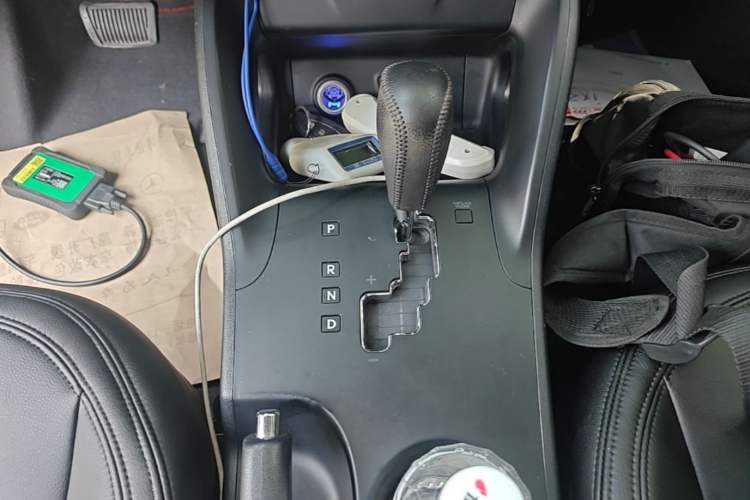 Used Hyundai ix35 2013 2.0L Automatic Two-Wheel Drive Comfort GL China V Standard Gear Lever