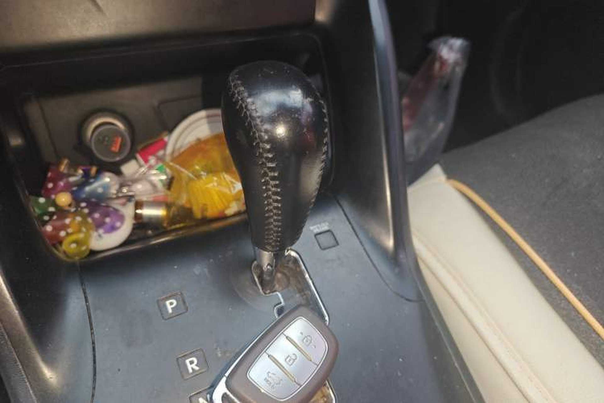 Used Hyundai ix35 2013 2.0L Automatic Two-Wheel Drive Smart GLS China IV Standard Gear Lever