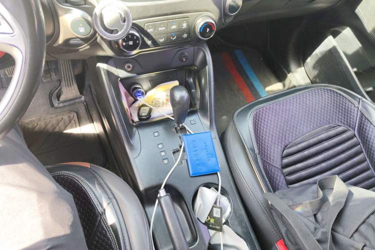 Used Hyundai ix35 2013 2.0L Automatic 2WD Comfort GL China IV Standard Gear Lever