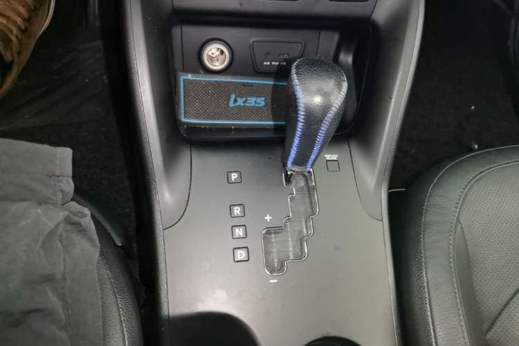 Used Hyundai ix35 2013 2.0L Automatic Two-Wheel Drive Smart GLS China IV Standard Gear Lever