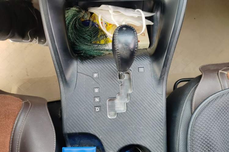 Used Hyundai ix35 2013 2.0L Automatic Two-Wheel Drive Smart GLS China IV Standard Gear Lever