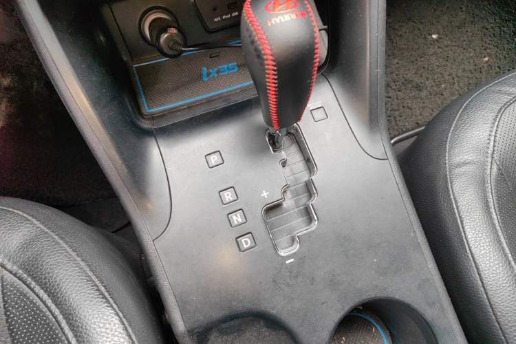 Used Hyundai ix35 2013 2.0L Automatic Two-Wheel Drive Smart GLS China IV Standard Gear Lever
