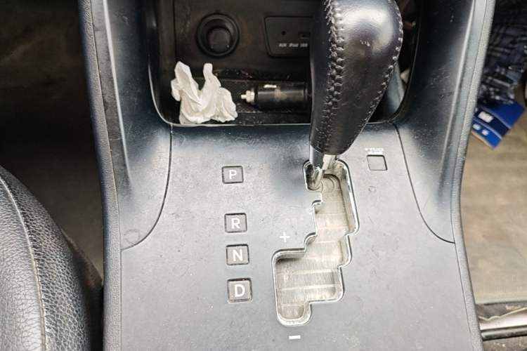 Used Hyundai ix35 2013 2.0L Automatic Two-Wheel Drive Smart GLS China IV Standard Gear Lever