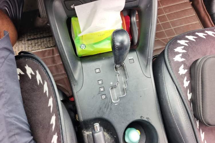 Used Hyundai ix35 2013 2.0L Automatic Two-Wheel Drive Smart GLS China IV Standard Gear Lever