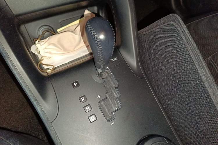 Used Hyundai ix35 2013 2.0L Automatic Two-Wheel Drive Smart GLS China V Standard Gear Lever