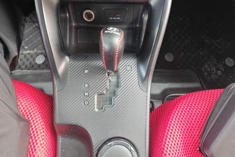 Used Hyundai ix35 2013 2.0L Automatic Two-Wheel Drive Smart GLS China IV Standard Gear Lever