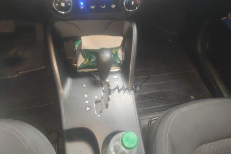 Used Hyundai ix35 2013 2.0L Automatic 2WD Comfort GL China IV Standard Gear Lever