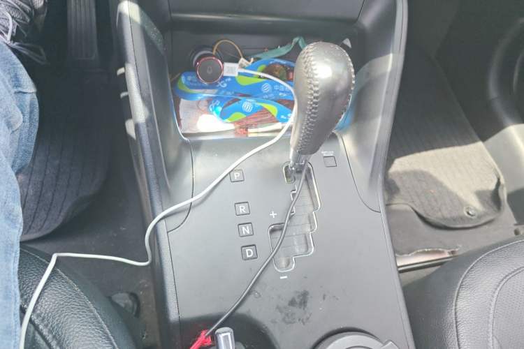 Used Hyundai ix35 2013 2.0L Automatic Two-Wheel Drive Smart GLS China IV Standard Gear Lever