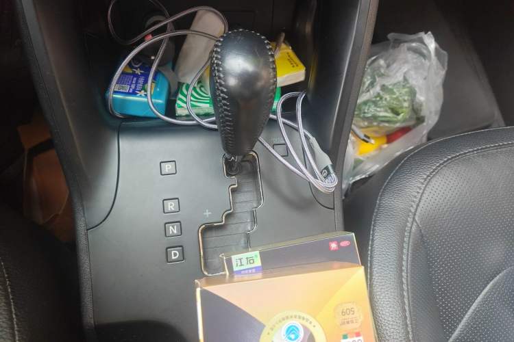 Used Hyundai ix35 2013 2.0L Automatic Two-Wheel Drive Smart GLS China IV Standard Gear Lever