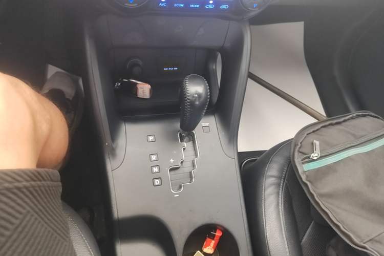Used Hyundai ix35 2013 2.0L Automatic Two-Wheel Drive Smart GLS China V Standard Gear Lever