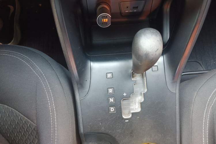 Used Hyundai ix35 2013 2.0L Automatic Two-Wheel Drive Comfort GL China V Standard Gear Lever