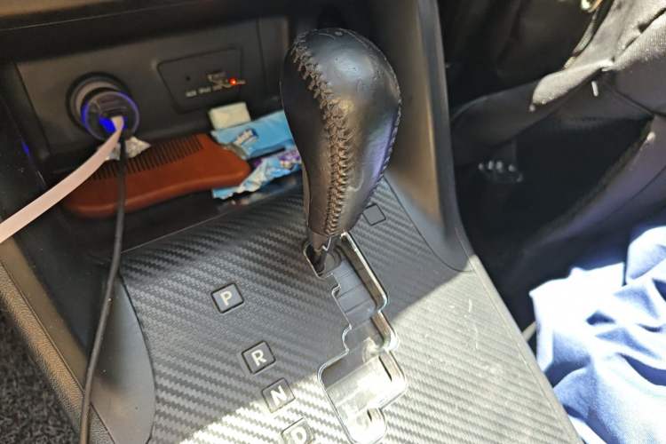 Used Hyundai ix35 2013 2.0L Automatic Two-Wheel Drive Smart GLS China IV Standard Gear Lever