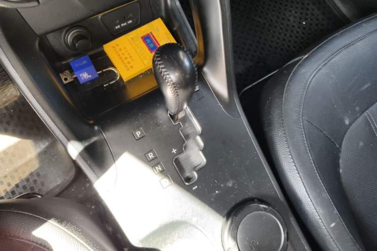 Used Hyundai ix35 2013 2.0L Automatic Two-Wheel Drive Smart GLS China V Standard Gear Lever
