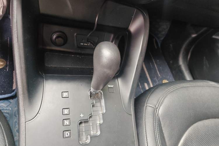 Used Hyundai ix35 2013 2.0L Automatic 2WD Comfort GL China IV Standard Gear Lever