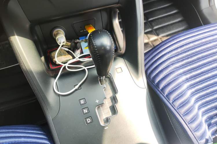 Used Hyundai ix35 2013 2.0L Automatic Two-Wheel Drive Smart GLS China IV Standard Gear Lever