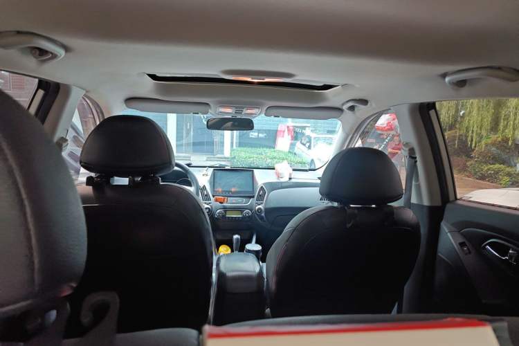 Used Hyundai ix35 2013 2.0L Automatic Two-Wheel Drive Smart GLS China IV Standard Headliner